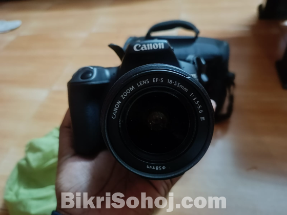 Canon250D(SL3) dslr camera